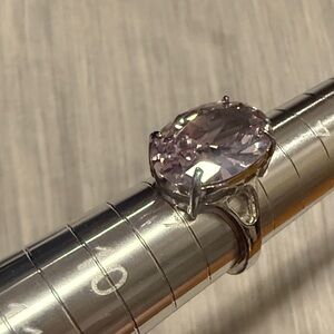 Elegant Women's Ring with Light Purple Oval Stone